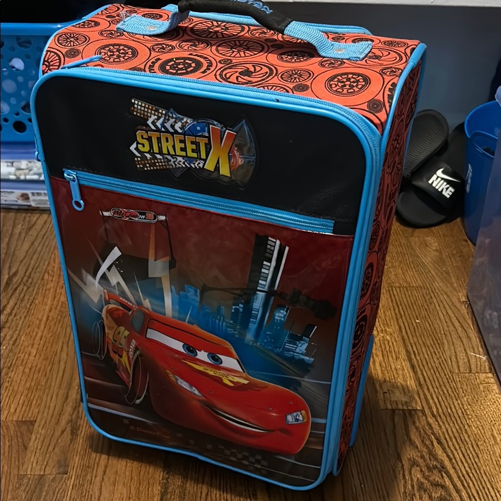 Lightning McQueen AMERICAN TOURISTER Disney Cars Themed Rolling Suitcase luggage